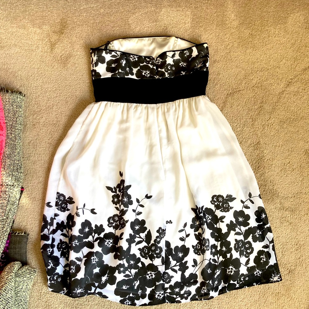 Strapless black velvet on crepe White House black market